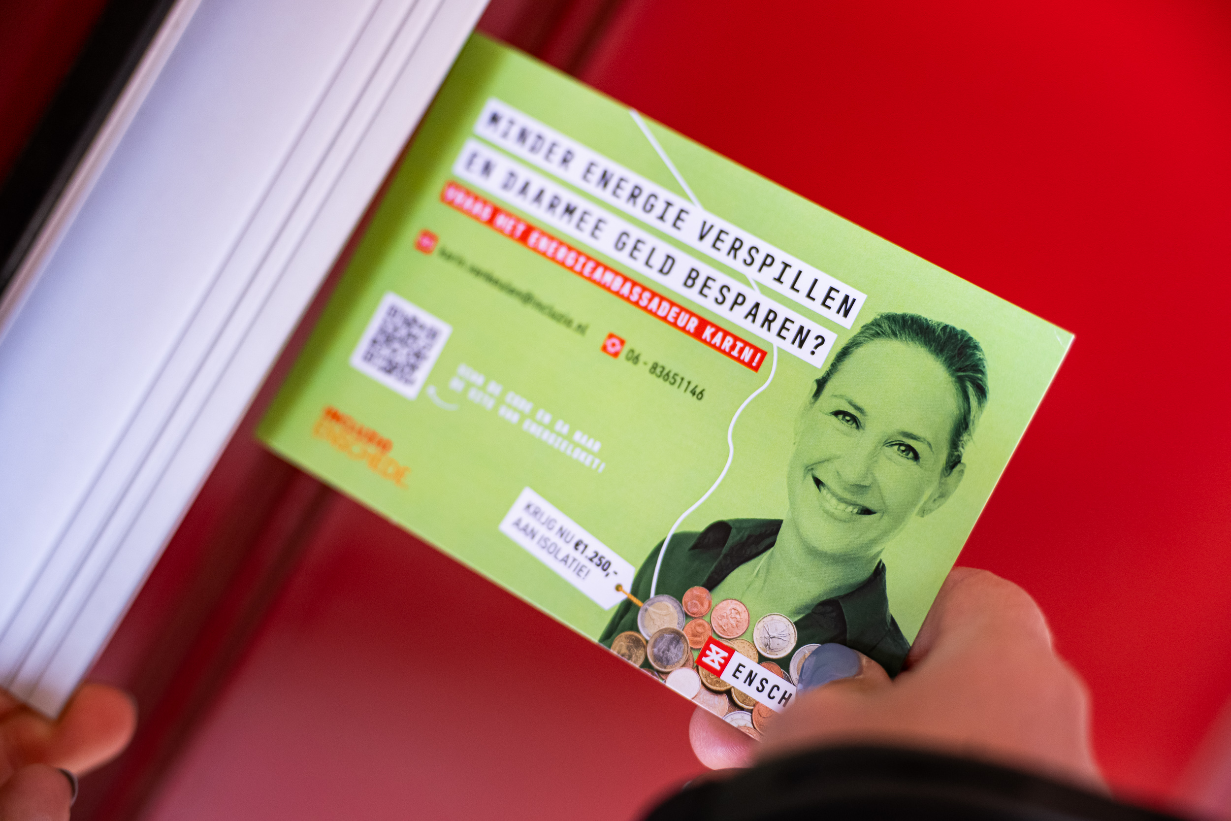 Flyer van energieambassadeur Karin met tips om minder energie te verspillen en geld te besparen in de wijk Twekkelerveld.